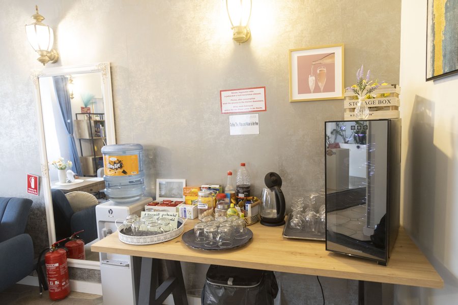 Önkiszolgáló pult a recepciónál